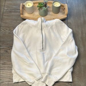 Cozy White Cropped Hoodie, size M
